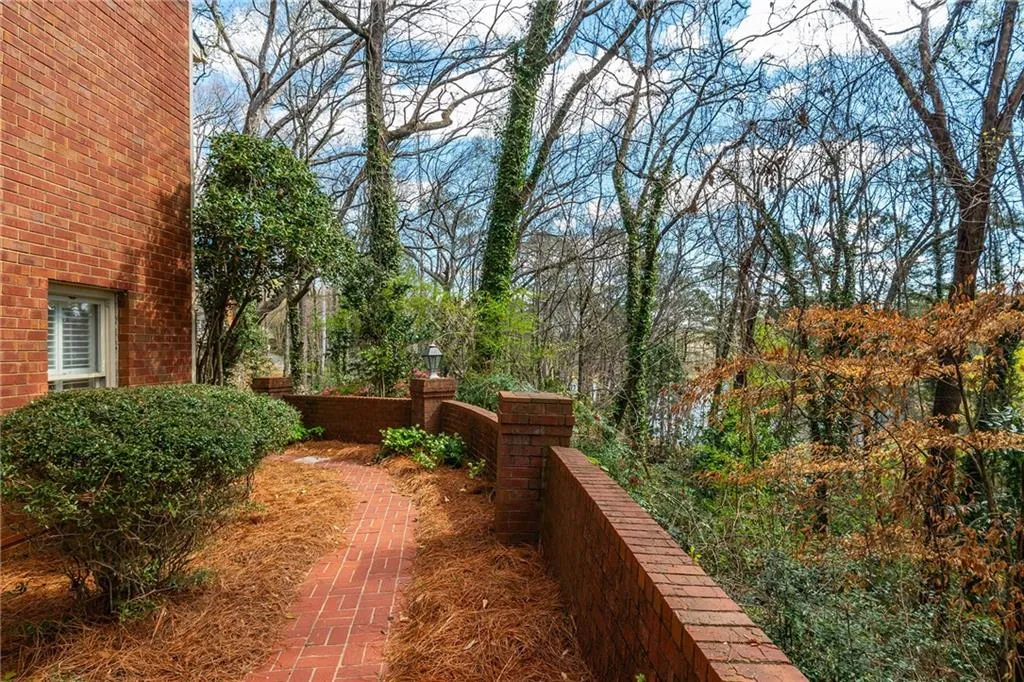 910 Curlew Court, Sandy Springs, Georgia 30327, 5 Bedrooms Bedrooms, ,5 BathroomsBathrooms,Residential,For Sale,910 Curlew Court,7736831