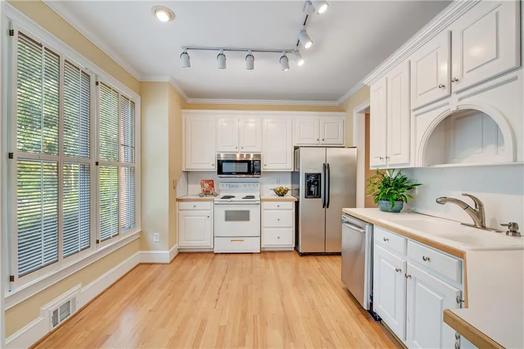 7950 Colquitt Road Unit C2, Sandy Springs, Georgia 30350, 3 Bedrooms Bedrooms, ,3 BathroomsBathrooms,Residential,Sold,7950 Colquitt Road Unit C2,6754225