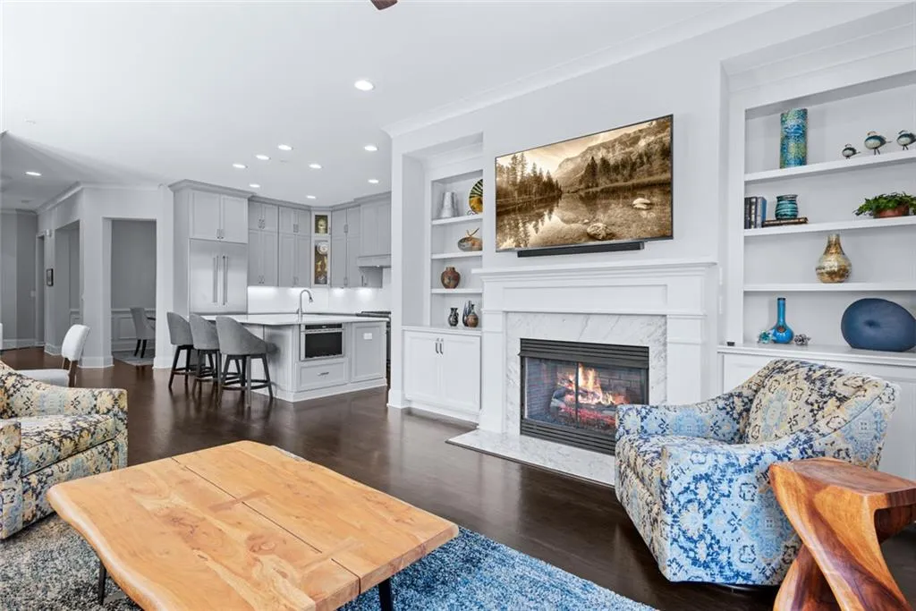 Open Floor Plan - Great for entertaining!