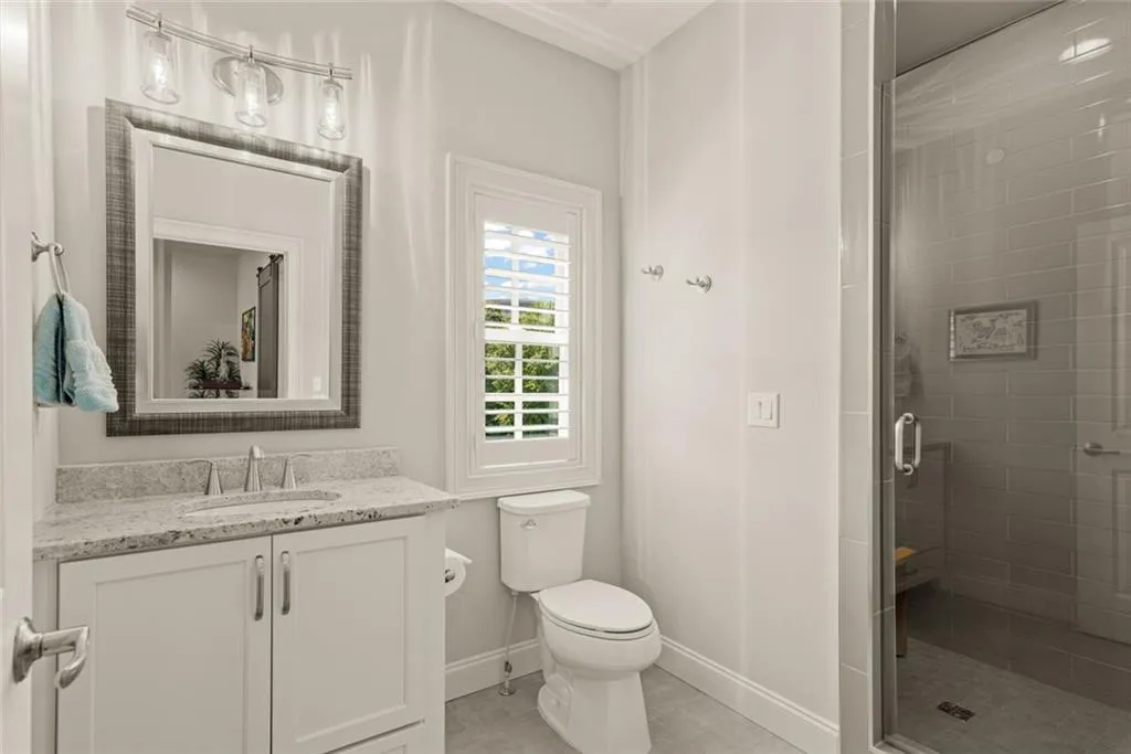 Bath 3 _ upper level