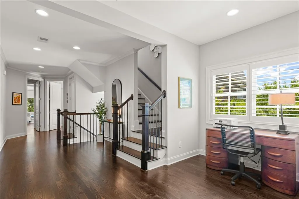 Loft area on Primary BR level _ Flexibility & Function w architectural appeal