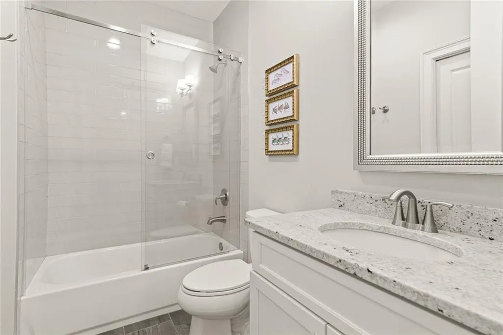 Terrace Level _ Glass doors on all tubs