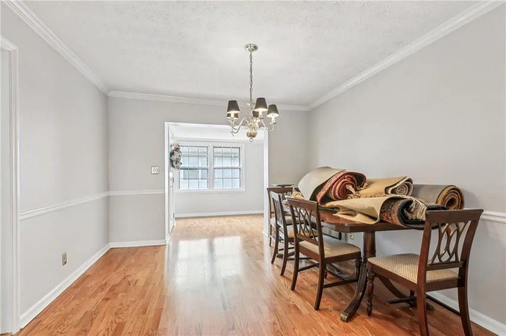 6700 Roswell Road Unit 14c, Atlanta, Georgia 30328, 3 Bedrooms Bedrooms, ,2 BathroomsBathrooms,Residential,Sold,6700 Roswell Road Unit 14c,7547215