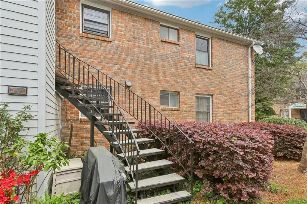 6700 Roswell Road Unit 14c, Atlanta, Georgia 30328, 3 Bedrooms Bedrooms, ,2 BathroomsBathrooms,Residential,Sold,6700 Roswell Road Unit 14c,7547215