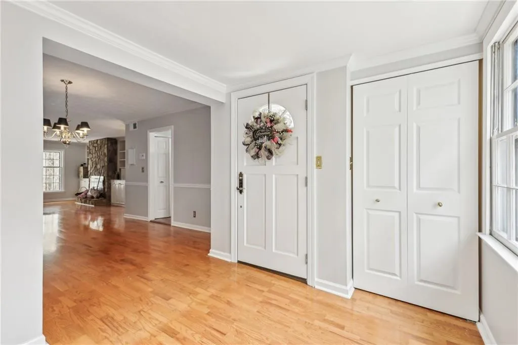 6700 Roswell Road Unit 14c, Atlanta, Georgia 30328, 3 Bedrooms Bedrooms, ,2 BathroomsBathrooms,Residential,Sold,6700 Roswell Road Unit 14c,7547215