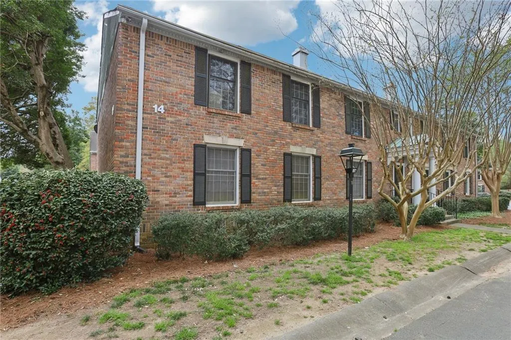 6700 Roswell Road Unit 14c, Atlanta, Georgia 30328, 3 Bedrooms Bedrooms, ,2 BathroomsBathrooms,Residential,Sold,6700 Roswell Road Unit 14c,7547215