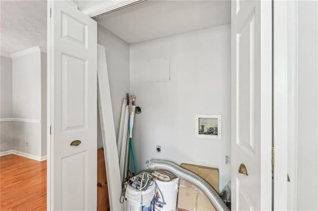 6700 Roswell Road Unit 14c, Atlanta, Georgia 30328, 3 Bedrooms Bedrooms, ,2 BathroomsBathrooms,Residential,Sold,6700 Roswell Road Unit 14c,7547215
