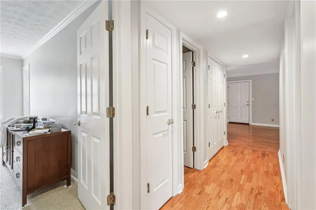 6700 Roswell Road Unit 14c, Atlanta, Georgia 30328, 3 Bedrooms Bedrooms, ,2 BathroomsBathrooms,Residential,Sold,6700 Roswell Road Unit 14c,7547215