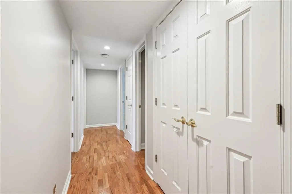 6700 Roswell Road Unit 14c, Atlanta, Georgia 30328, 3 Bedrooms Bedrooms, ,2 BathroomsBathrooms,Residential,Sold,6700 Roswell Road Unit 14c,7547215