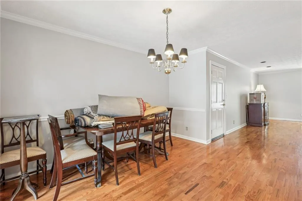 6700 Roswell Road Unit 14c, Atlanta, Georgia 30328, 3 Bedrooms Bedrooms, ,2 BathroomsBathrooms,Residential,Sold,6700 Roswell Road Unit 14c,7547215