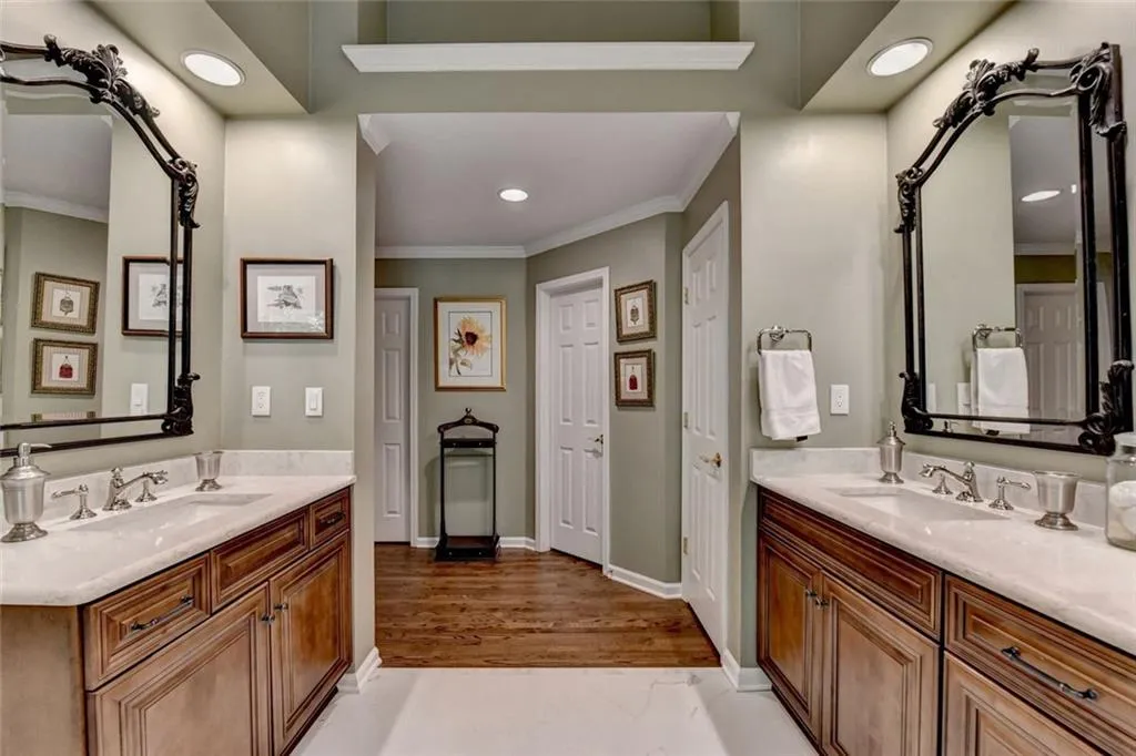 1 Carrington Way, Atlanta, Georgia 30328, 3 Bedrooms Bedrooms, ,3 BathroomsBathrooms,Residential,For Sale,1 Carrington Way,7617875