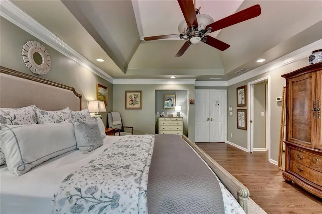 1 Carrington Way, Atlanta, Georgia 30328, 3 Bedrooms Bedrooms, ,3 BathroomsBathrooms,Residential,For Sale,1 Carrington Way,7617875
