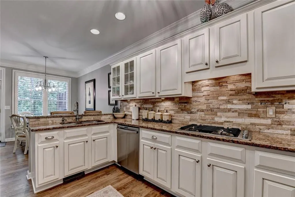 1 Carrington Way, Atlanta, Georgia 30328, 3 Bedrooms Bedrooms, ,3 BathroomsBathrooms,Residential,For Sale,1 Carrington Way,7617875