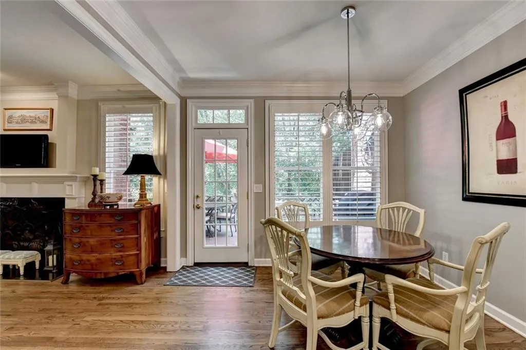 1 Carrington Way, Atlanta, Georgia 30328, 3 Bedrooms Bedrooms, ,3 BathroomsBathrooms,Residential,For Sale,1 Carrington Way,7617875