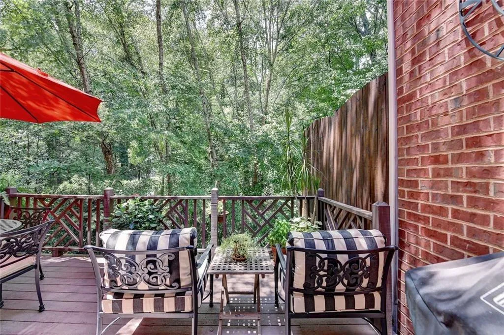 1 Carrington Way, Atlanta, Georgia 30328, 3 Bedrooms Bedrooms, ,3 BathroomsBathrooms,Residential,For Sale,1 Carrington Way,7617875