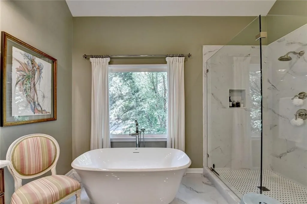 1 Carrington Way, Atlanta, Georgia 30328, 3 Bedrooms Bedrooms, ,3 BathroomsBathrooms,Residential,For Sale,1 Carrington Way,7617875