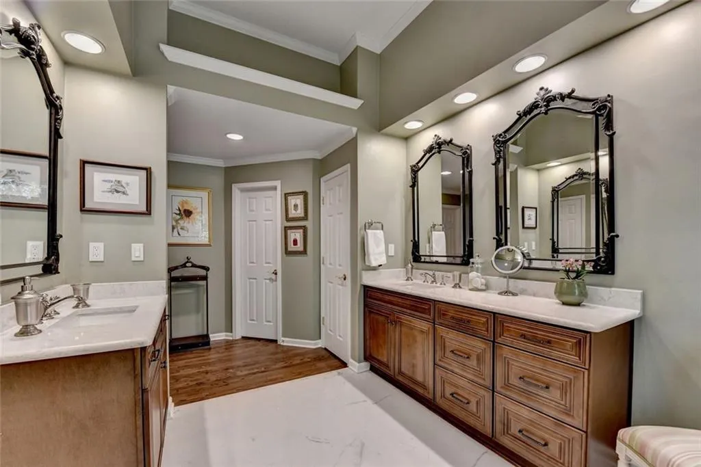 1 Carrington Way, Atlanta, Georgia 30328, 3 Bedrooms Bedrooms, ,3 BathroomsBathrooms,Residential,For Sale,1 Carrington Way,7617875
