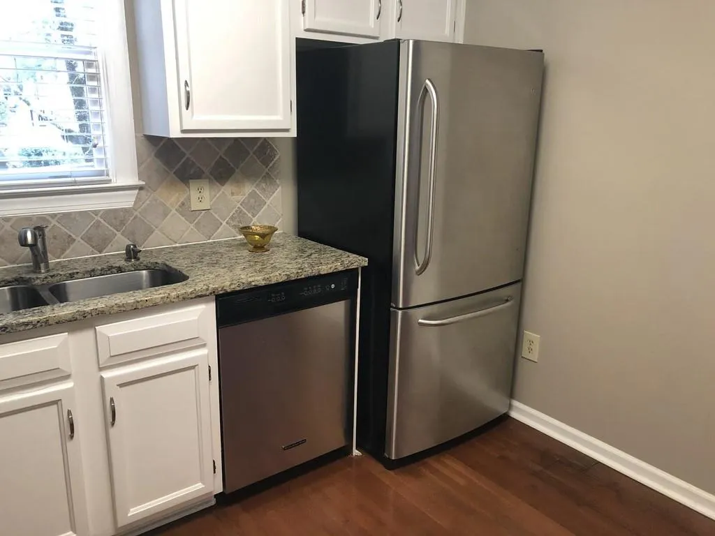 403 Abingdon Way, Sandy Springs, Georgia 30328, 2 Bedrooms Bedrooms, ,2 BathroomsBathrooms,Residential,Sold,403 Abingdon Way,6650143