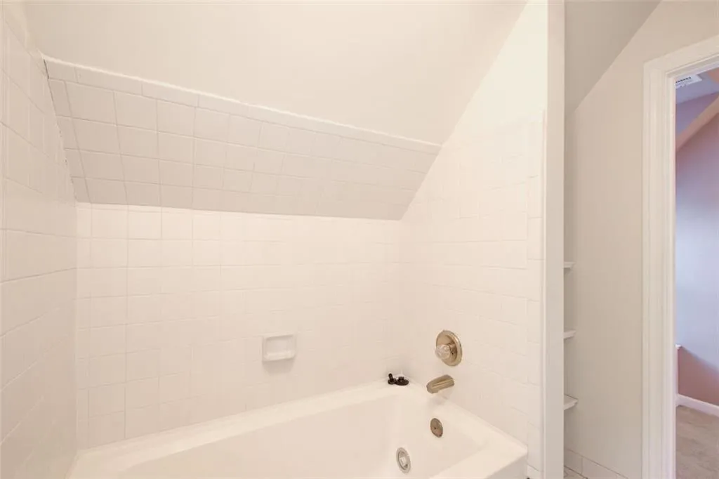 13 Ridgemere Trace, Sandy Springs, Georgia 30328, 4 Bedrooms Bedrooms, ,3 BathroomsBathrooms,Residential,Sold,13 Ridgemere Trace,7440178