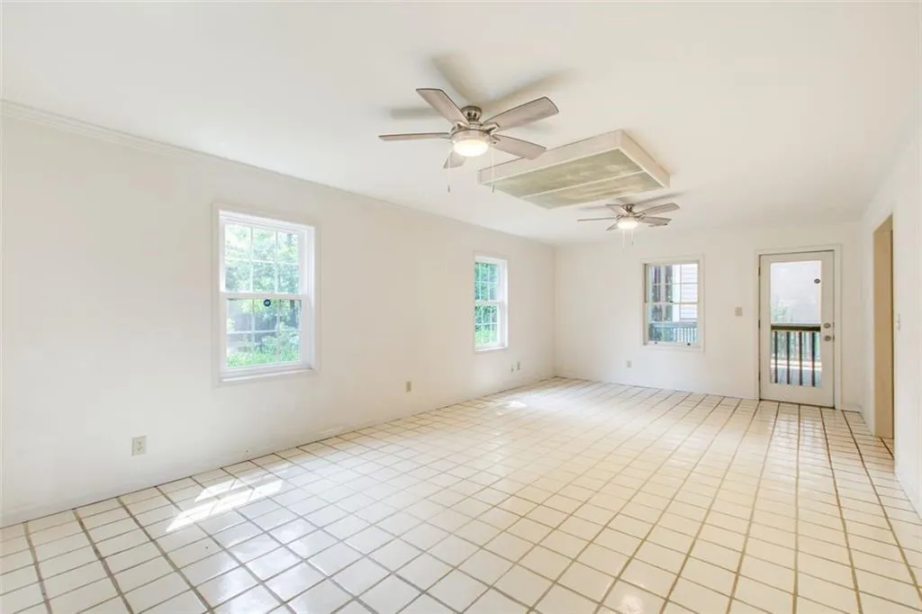 13 Ridgemere Trace, Sandy Springs, Georgia 30328, 4 Bedrooms Bedrooms, ,3 BathroomsBathrooms,Residential,Sold,13 Ridgemere Trace,7440178