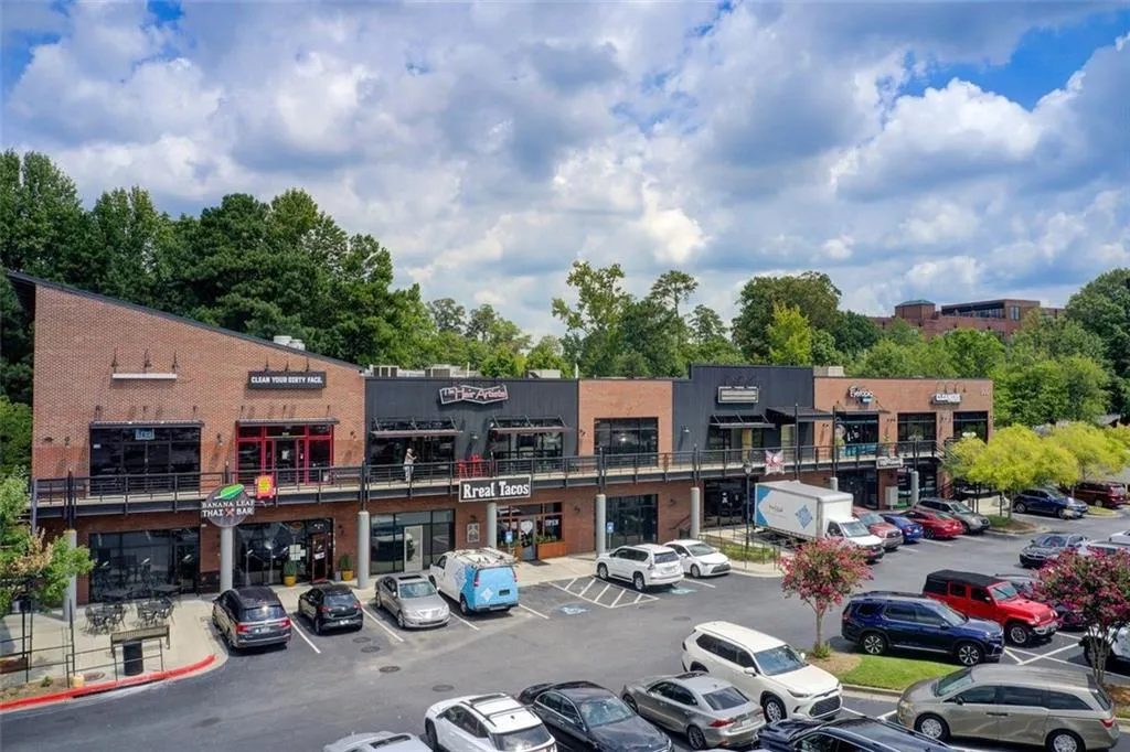 13 Ridgemere Trace, Sandy Springs, Georgia 30328, 4 Bedrooms Bedrooms, ,3 BathroomsBathrooms,Residential,Sold,13 Ridgemere Trace,7440178