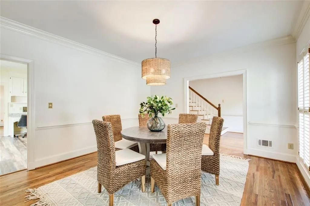 13 Ridgemere Trace, Sandy Springs, Georgia 30328, 4 Bedrooms Bedrooms, ,3 BathroomsBathrooms,Residential,Sold,13 Ridgemere Trace,7440178