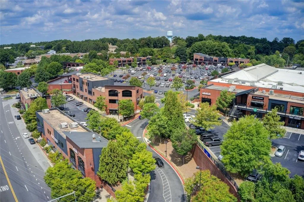 13 Ridgemere Trace, Sandy Springs, Georgia 30328, 4 Bedrooms Bedrooms, ,3 BathroomsBathrooms,Residential,Sold,13 Ridgemere Trace,7440178