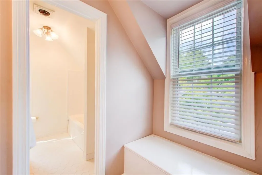 13 Ridgemere Trace, Sandy Springs, Georgia 30328, 4 Bedrooms Bedrooms, ,3 BathroomsBathrooms,Residential,Sold,13 Ridgemere Trace,7440178