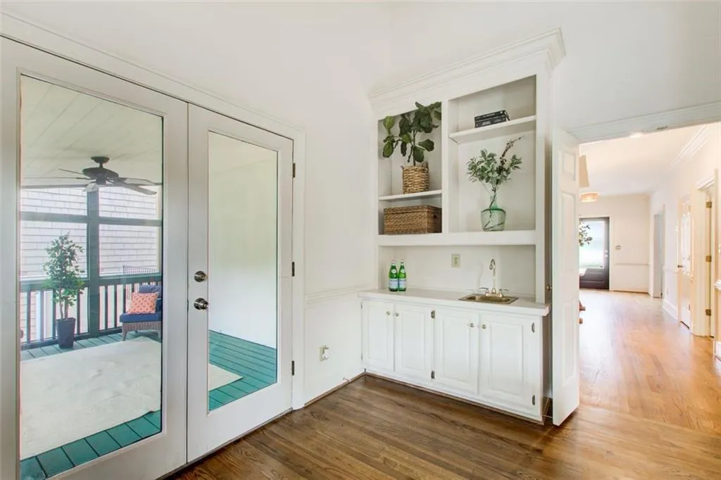 13 Ridgemere Trace, Sandy Springs, Georgia 30328, 4 Bedrooms Bedrooms, ,3 BathroomsBathrooms,Residential,Sold,13 Ridgemere Trace,7440178