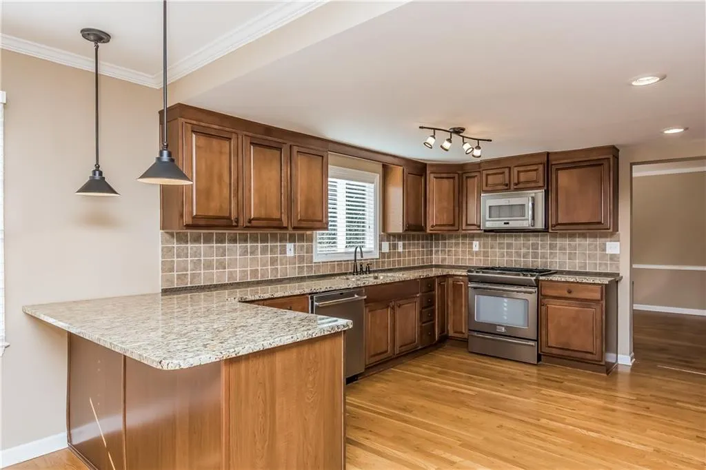 1135 Windsor Parkway, Atlanta, Georgia 30319, 4 Bedrooms Bedrooms, ,3 BathroomsBathrooms,Residential,Sold,1135 Windsor Parkway,5647069