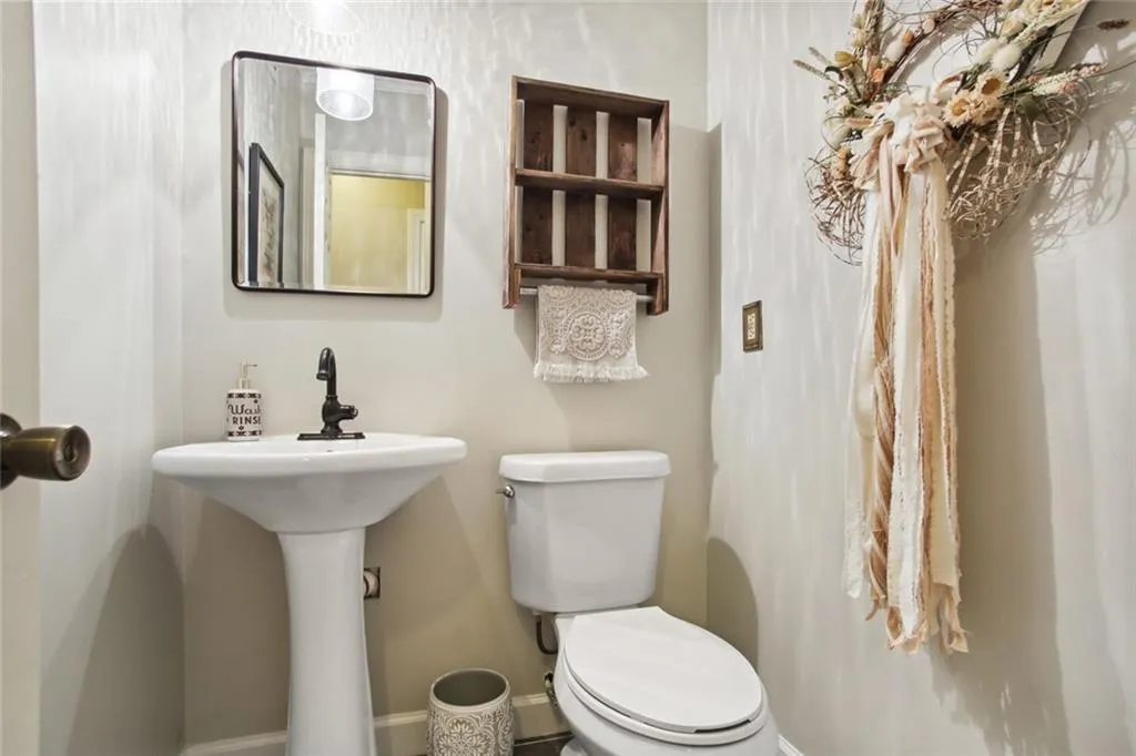 7500 Roswell Road Unit 48, Sandy Springs, Georgia 30350, 2 Bedrooms Bedrooms, ,2 BathroomsBathrooms,Residential,Sold,7500 Roswell Road Unit 48,7121998