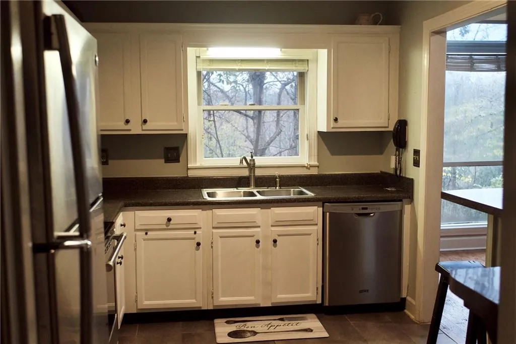 7500 Roswell Road Unit 48, Sandy Springs, Georgia 30350, 2 Bedrooms Bedrooms, ,2 BathroomsBathrooms,Residential,Sold,7500 Roswell Road Unit 48,7121998