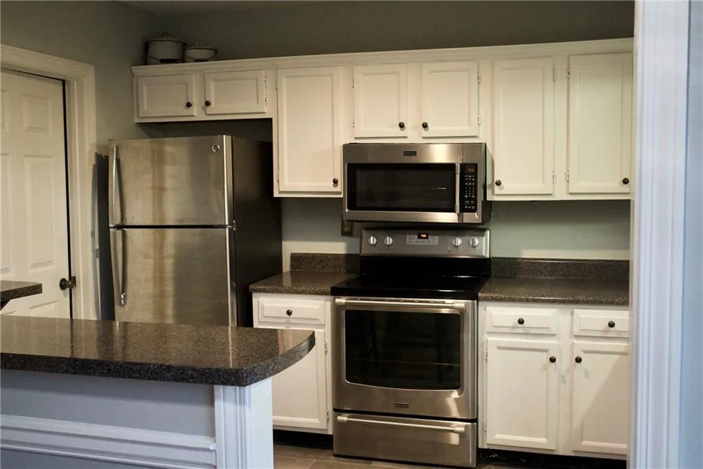 7500 Roswell Road Unit 48, Sandy Springs, Georgia 30350, 2 Bedrooms Bedrooms, ,2 BathroomsBathrooms,Residential,Sold,7500 Roswell Road Unit 48,7121998