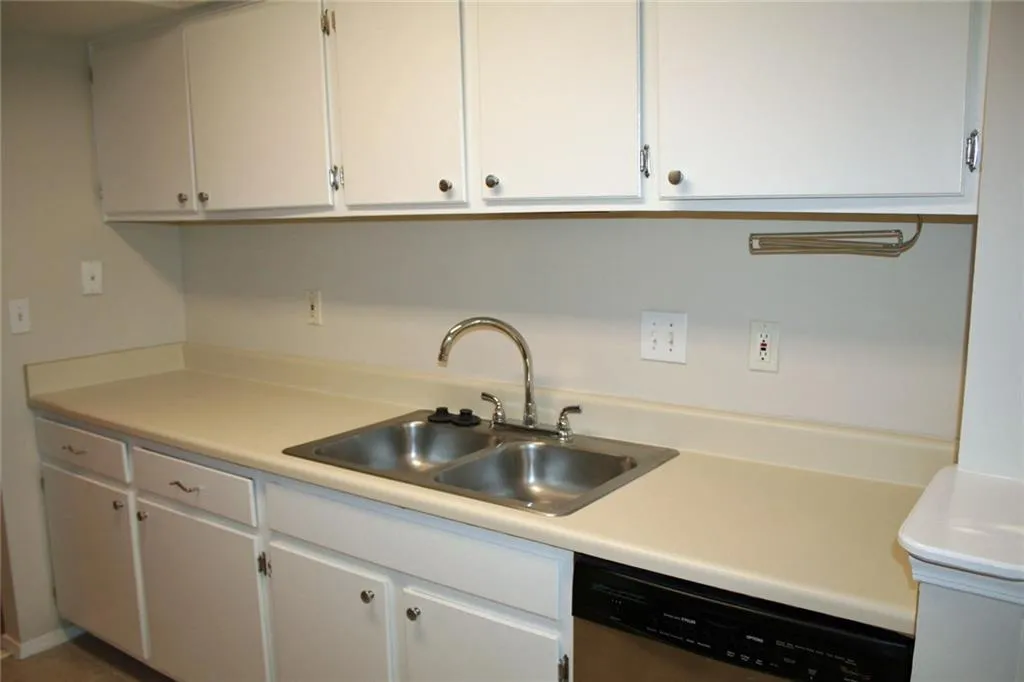 1308 Old Hammond Chase, Atlanta, Georgia 30350, 2 Bedrooms Bedrooms, ,2 BathroomsBathrooms,Residential,Sold,1308 Old Hammond Chase,5877310