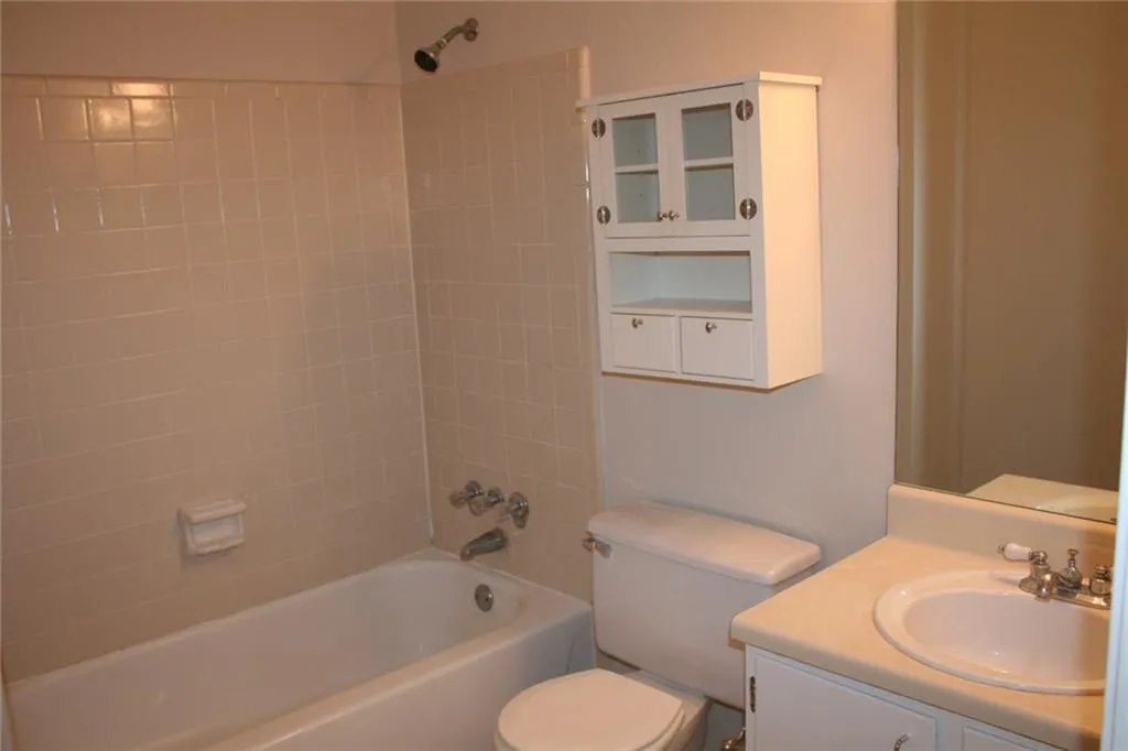 1308 Old Hammond Chase, Atlanta, Georgia 30350, 2 Bedrooms Bedrooms, ,2 BathroomsBathrooms,Residential,Sold,1308 Old Hammond Chase,5877310