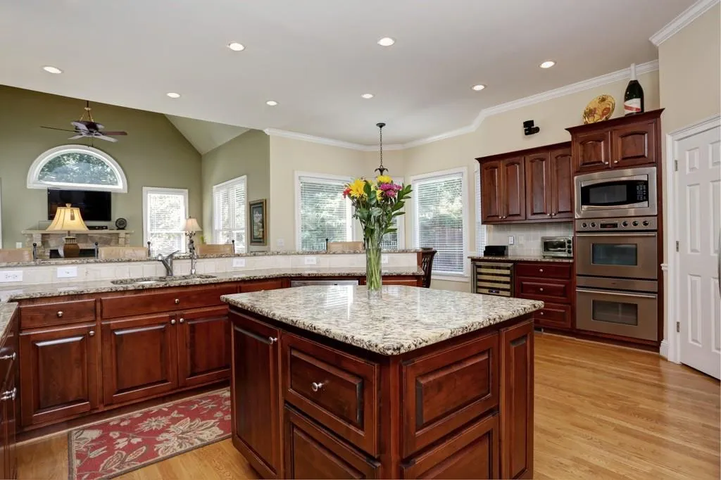 215 Farmbrooke Court, Atlanta, Georgia 30350, 6 Bedrooms Bedrooms, ,4 BathroomsBathrooms,Residential,Sold,215 Farmbrooke Court,5749892