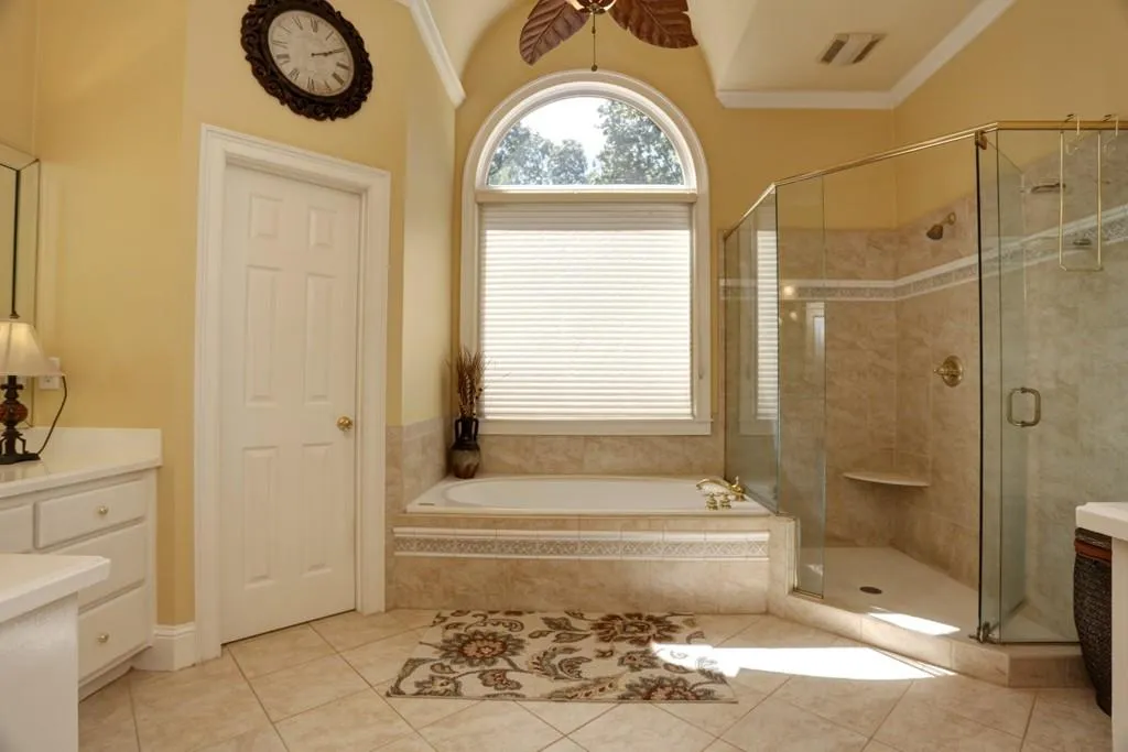 215 Farmbrooke Court, Atlanta, Georgia 30350, 6 Bedrooms Bedrooms, ,4 BathroomsBathrooms,Residential,Sold,215 Farmbrooke Court,5749892