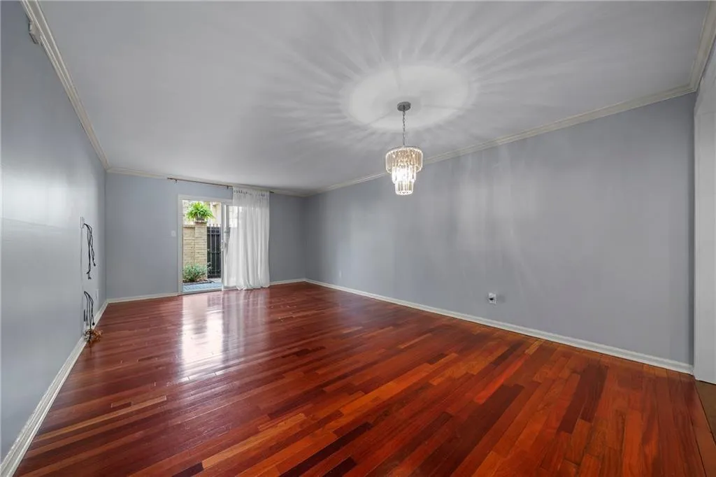5400 Roswell Road Unit P 2, Sandy Springs, Georgia 30342, 2 Bedrooms Bedrooms, ,1 BathroomBathrooms,Residential,Sold,5400 Roswell Road Unit P 2,6866668