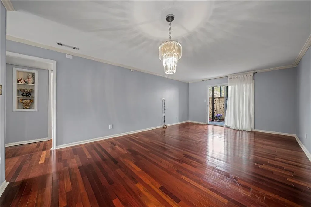 5400 Roswell Road Unit P 2, Sandy Springs, Georgia 30342, 2 Bedrooms Bedrooms, ,1 BathroomBathrooms,Residential,Sold,5400 Roswell Road Unit P 2,6866668