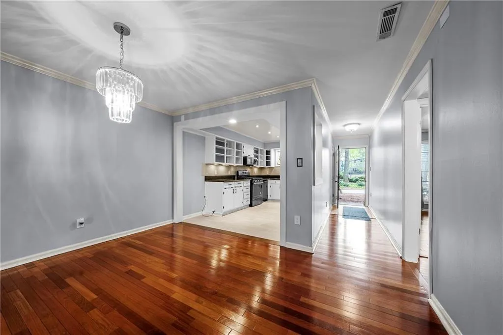 5400 Roswell Road Unit P 2, Sandy Springs, Georgia 30342, 2 Bedrooms Bedrooms, ,1 BathroomBathrooms,Residential,Sold,5400 Roswell Road Unit P 2,6866668