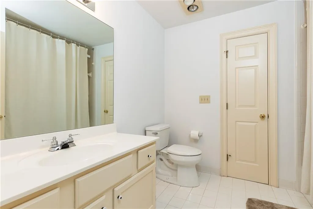 Both upstairs bedrooms have ensuite bathrooms.