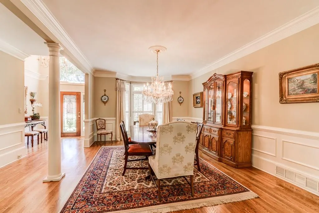 200 Grosvenor Place, Atlanta, Georgia 30328, 4 Bedrooms Bedrooms, ,3 BathroomsBathrooms,Residential,Sold,200 Grosvenor Place,5944465