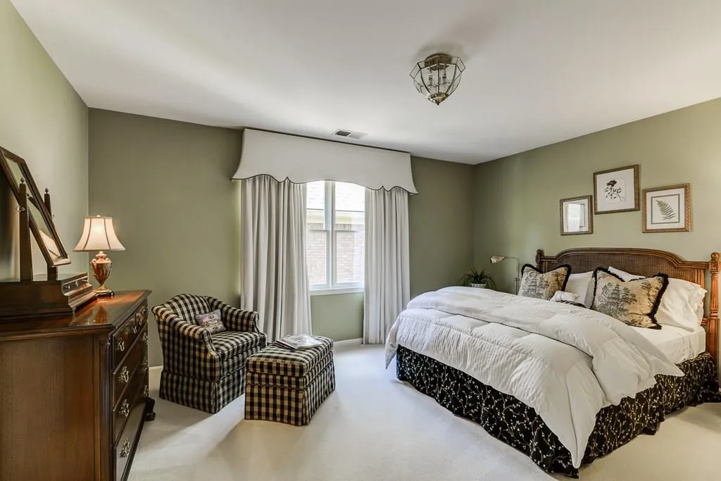 200 Grosvenor Place, Atlanta, Georgia 30328, 4 Bedrooms Bedrooms, ,3 BathroomsBathrooms,Residential,Sold,200 Grosvenor Place,5944465