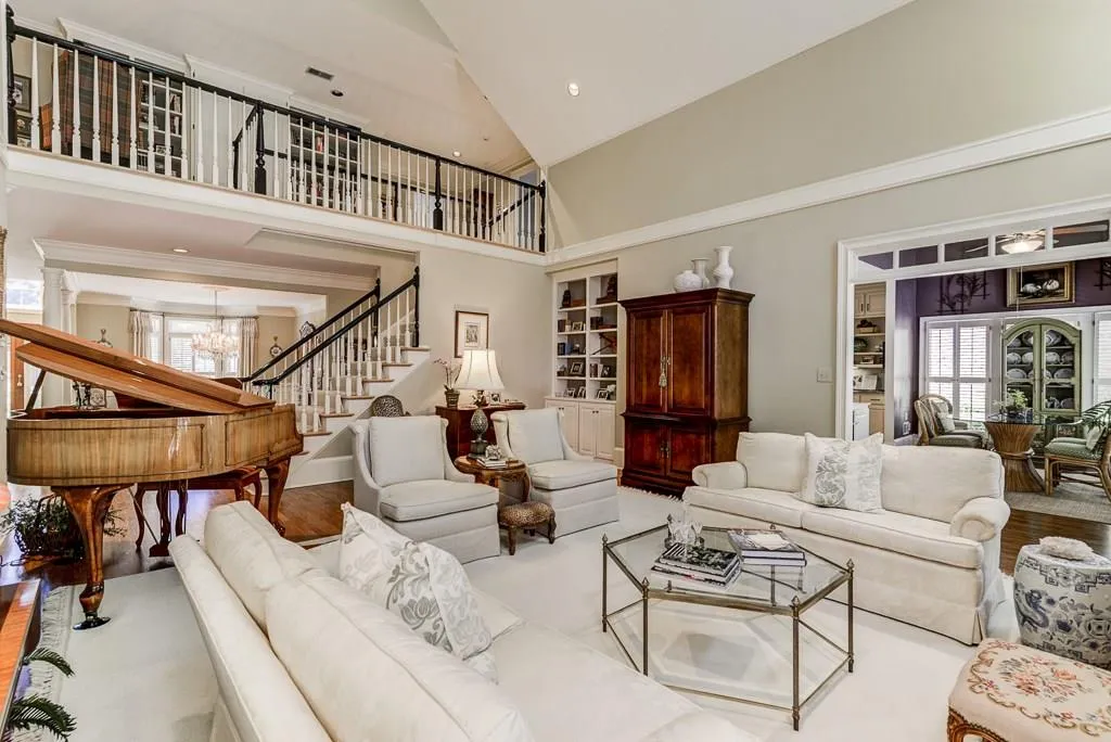 200 Grosvenor Place, Atlanta, Georgia 30328, 4 Bedrooms Bedrooms, ,3 BathroomsBathrooms,Residential,Sold,200 Grosvenor Place,5944465