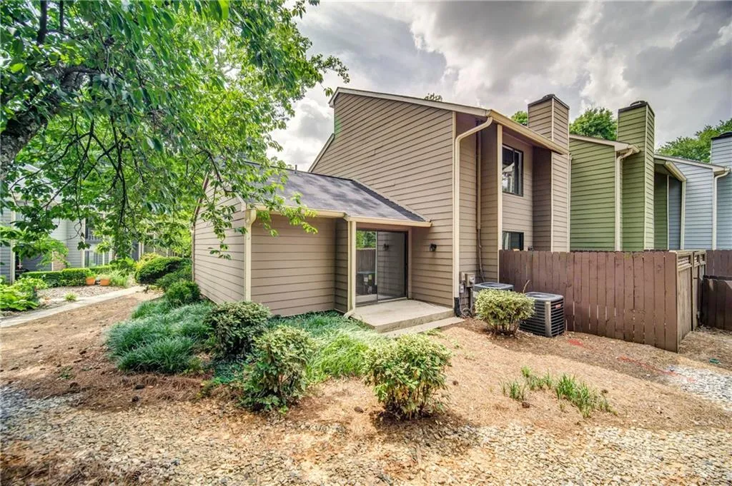 94 Goldrush Circle, Atlanta, Georgia 30328, 3 Bedrooms Bedrooms, ,3 BathroomsBathrooms,Residential,Sold,94 Goldrush Circle,6585761