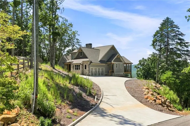 102 Moose Loop, Waleska, Georgia 30183