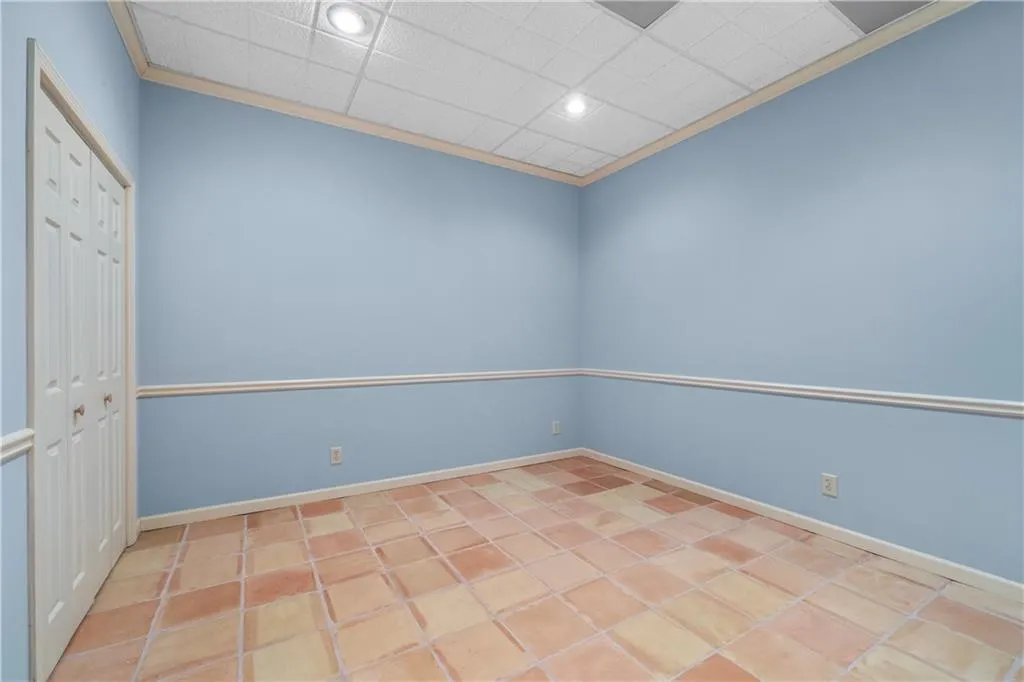 Terrace level office,gym,etc Terrace level office,gym,etc