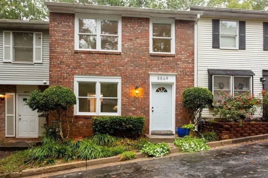 8869 Applegate Lane, Sandy Springs, Georgia 30350, 2 Bedrooms Bedrooms, ,2 BathroomsBathrooms,Residential,Sold,8869 Applegate Lane,6636492
