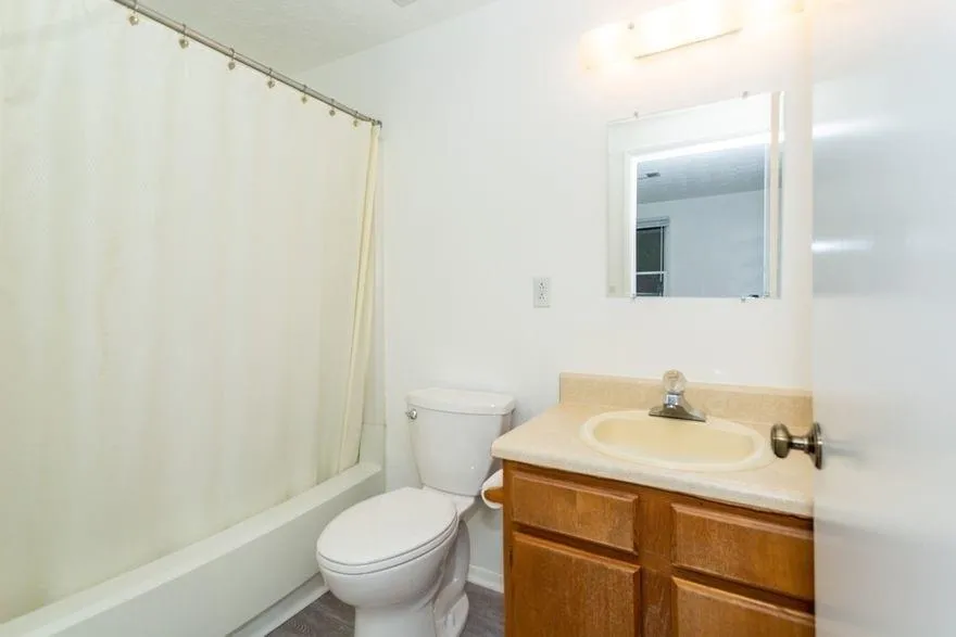 8869 Applegate Lane, Sandy Springs, Georgia 30350, 2 Bedrooms Bedrooms, ,2 BathroomsBathrooms,Residential,Sold,8869 Applegate Lane,6636492