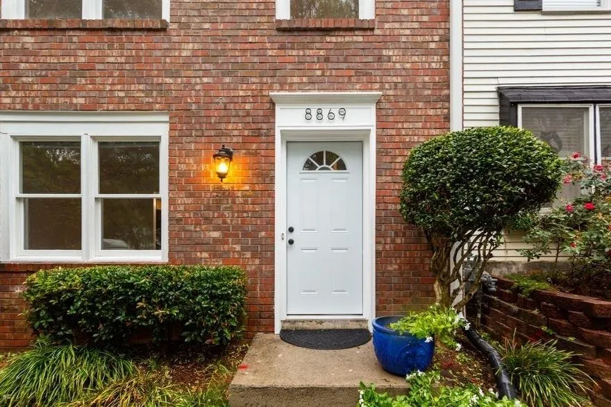 8869 Applegate Lane, Sandy Springs, Georgia 30350, 2 Bedrooms Bedrooms, ,2 BathroomsBathrooms,Residential,Sold,8869 Applegate Lane,6636492